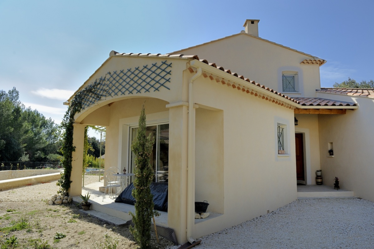 MAISON TRADITIONNELLE PROVEN�ALE : MARCOS_HAB_MAISONTRADITIONNELLE_ENTREE_02