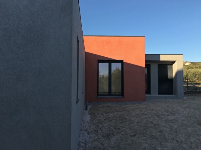 Maison avec toiture terrasse v�g�tale