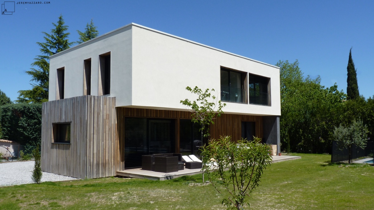 Conception d�une maison contemporaine � � travers champs �
