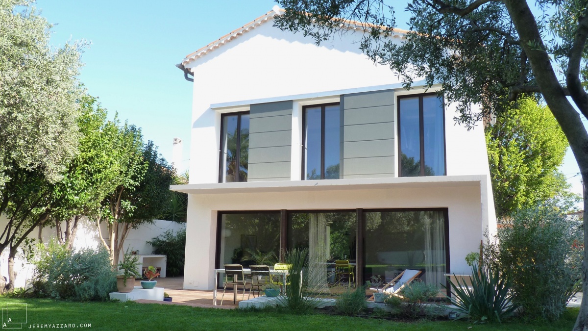 Transformation  deux maisons en une  : renovation-facade-baie-bandeau-architecte-marseille-azzaro