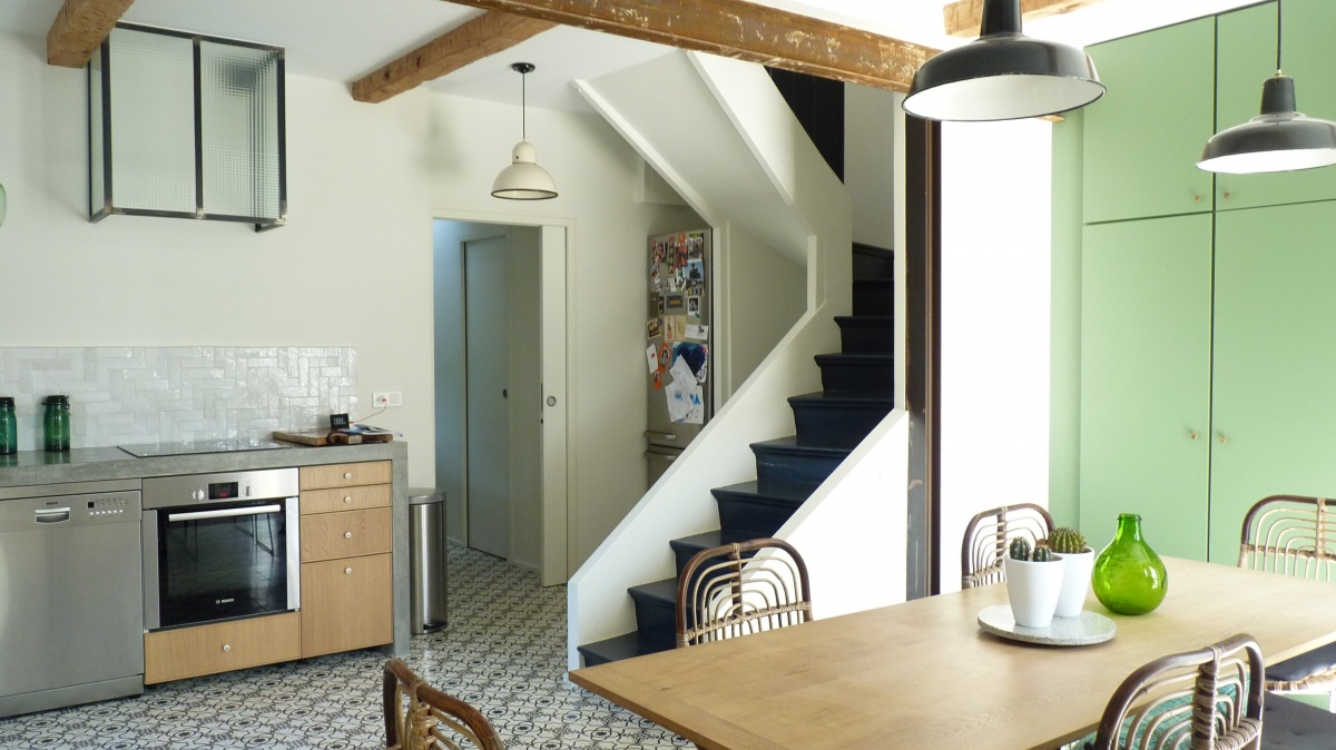 Transformation � deux maisons en une � : cuisine-provence-moderne-architecte-azzaro-min.JPG