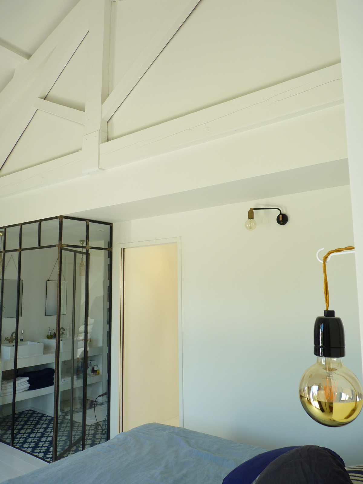 Transformation � deux maisons en une � : chambre-charpente-deco-architecture-design-azzaro-architecte-min.JPG