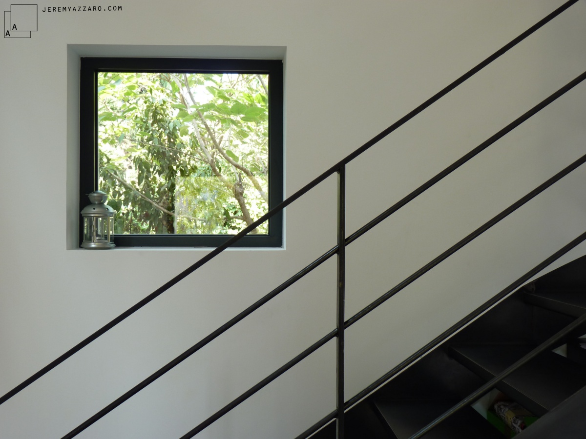 Sur�l�vation R�novation � la cabane sur le toit � : escalier-metal-acier-noir-renovation-marseille-azzaro-architecte