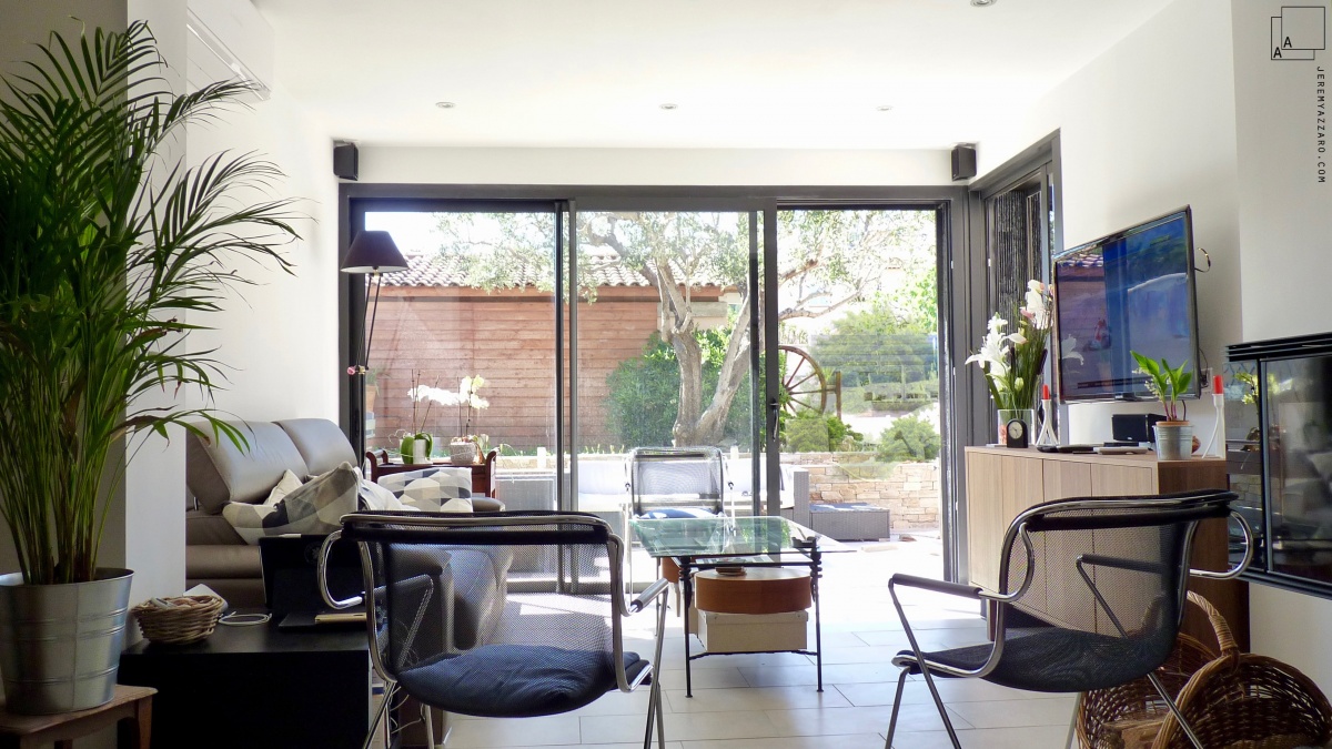 Extension contemporaine d�un s�jour de maison individuelle : extension-maison-jardin-baie-architecte-marseille-azzaro-min