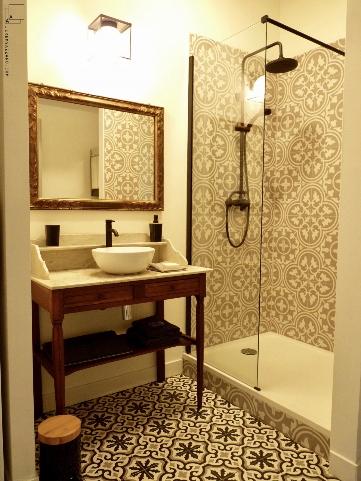 Cr�ation de deux appartements � angle deux vies � : salle-de-bain-retro-marseille-provence-architecte-min