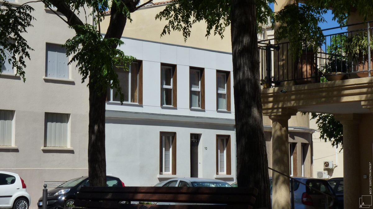 Sur�l�vation d�une maison de ville � les trois trios � : 12-min