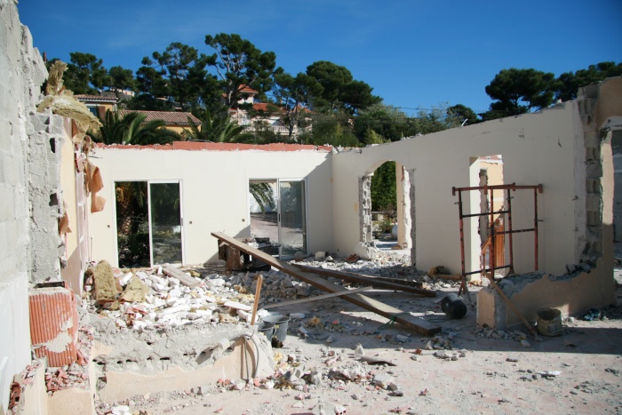 R�am�nagement Complet  d'une Villa sur deux niveaux : D�molition en cours