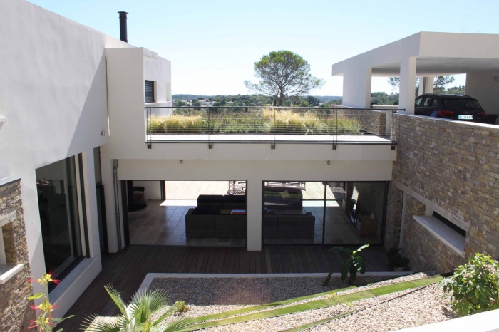 Villa & piscine � Montferrier (34) : 2010-09-11 PATIO-ENTREE