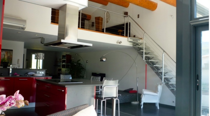 Sur�l�vation d'une Maison de Village : mezanine-surelevation-maison-combles-loft-terrasse-tropezienne-azzaro-architecte