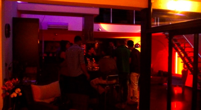 Sur�l�vation d'une Maison de Village : nuit-surelevation-maison-combles-loft-terrasse-tropezienne-azzaro-architecte